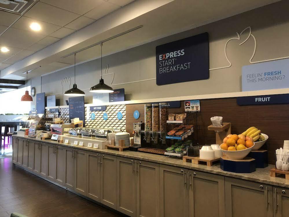Holiday Inn Express Washington Dc Silver Spring By Ihg Dış mekan fotoğraf